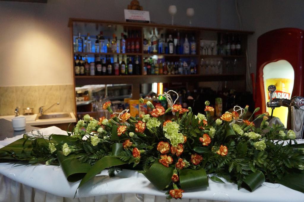 Hotel Mikorzyn Ślesin Eksteriør billede