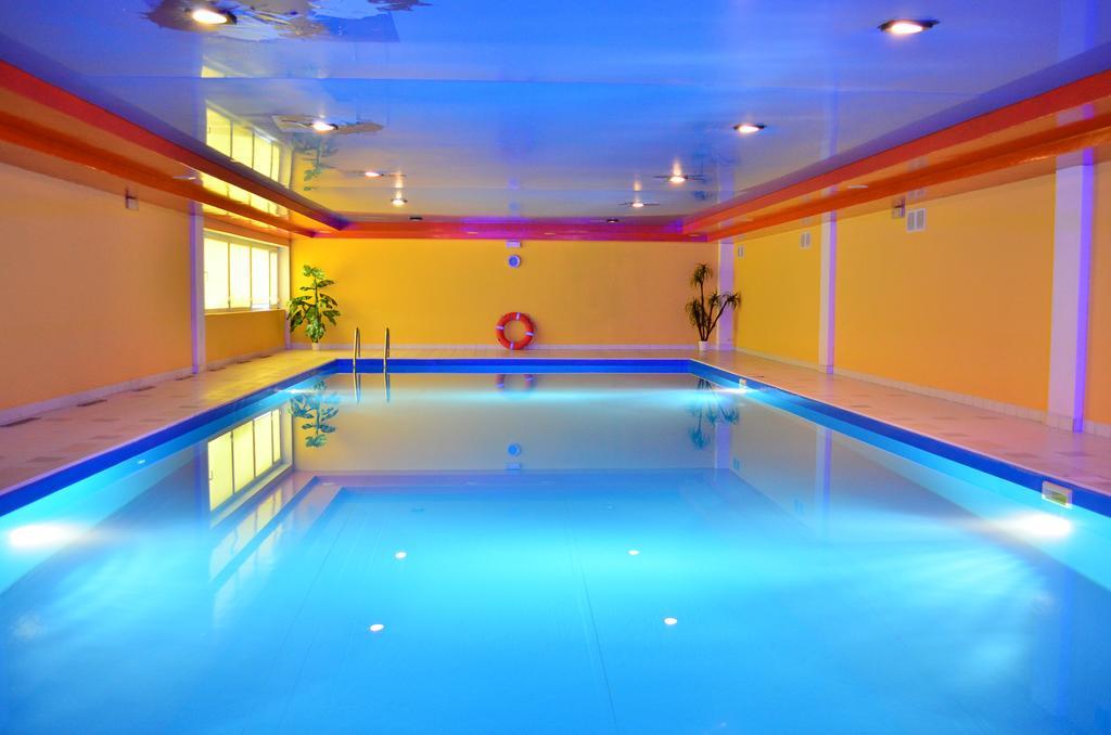 Hotel Mikorzyn Ślesin Eksteriør billede