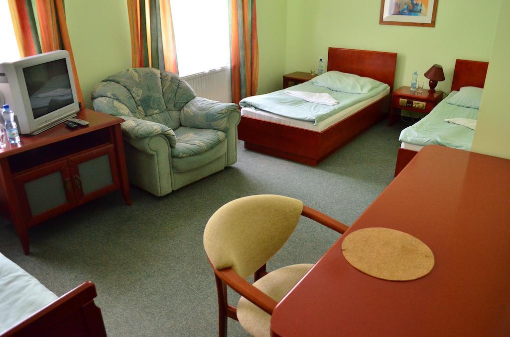 Hotel Mikorzyn Ślesin Værelse billede